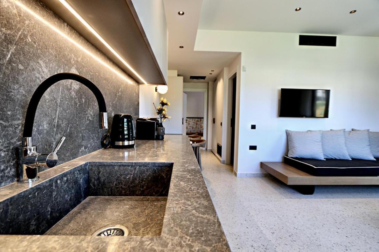 Elmaral Living Experience "Adults Only" Apartamento Agia Pelagia  Exterior foto